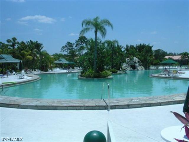 2396 Hidden Lake Dr. #905, Naples, FL 34112