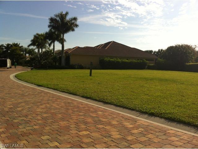 2546 Augusta Dr., Naples, FL 34109