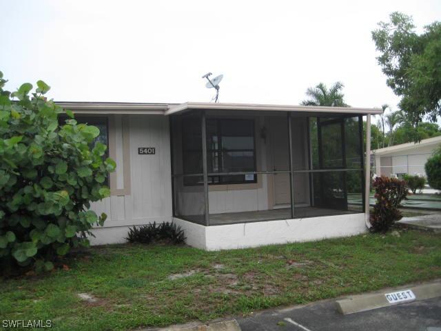 5401 Treetops Dr. #Q-3, Naples, FL