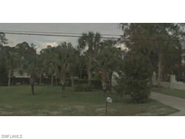 121 Golden Gate Blvd., Naples, FL 34120