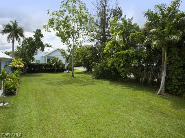 935 5th St., Naples, FL 34102