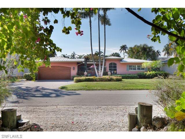 1490 Jewel Box Ave., Naples, FL 34102