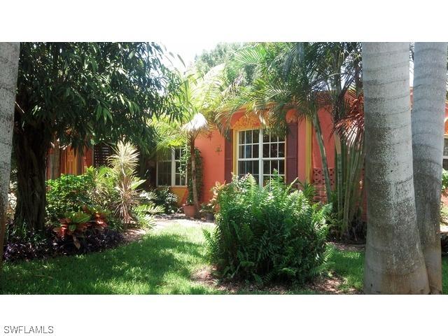489 1st Ave., Naples, FL 34102