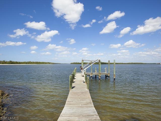 79 Pelican St., Naples, FL 34113