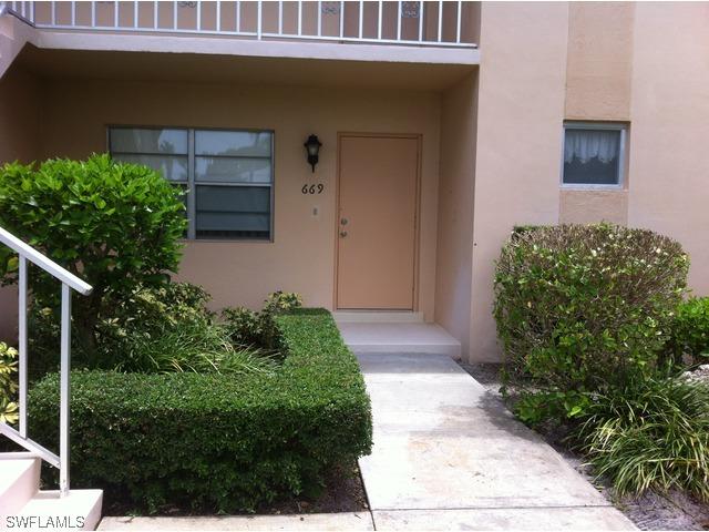 669 Palm View Dr., Naples, FL