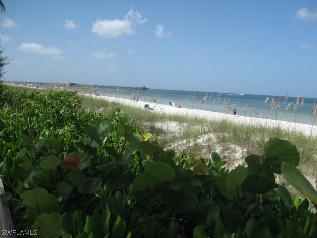 267 8th Ave., Naples, FL 34102