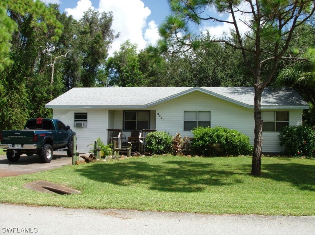 8421 Blackberry Rd., Fort Myers, FL 33967