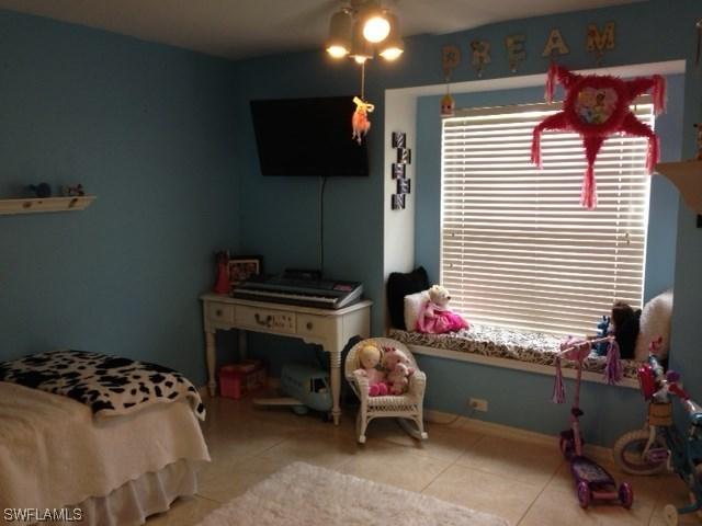 475 Golden Gate Blvd., Naples, FL 34120