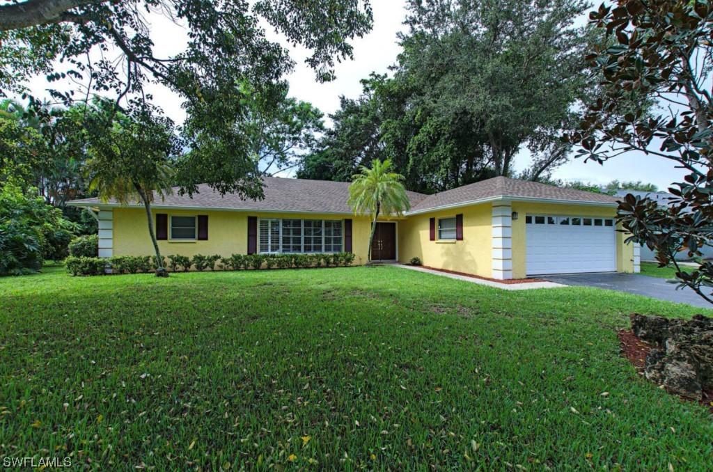 450 Nottingham Dr., Naples, FL 34109