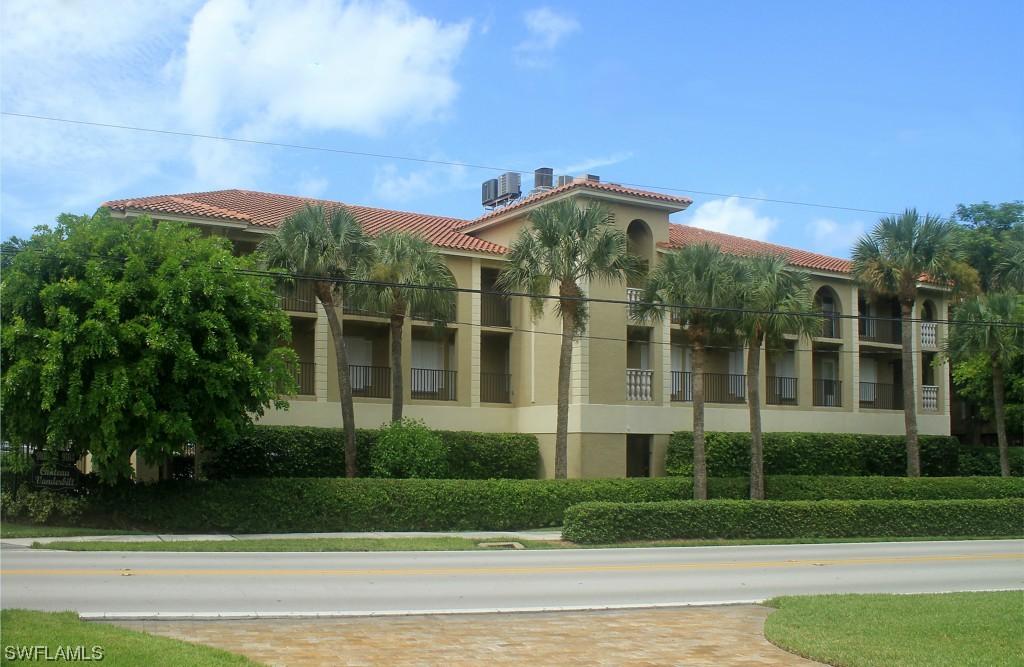 9103 Vanderbilt Dr. #306, Naples, FL 34108