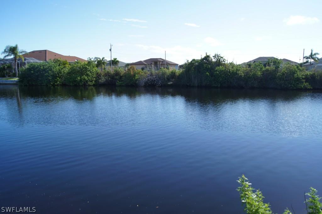 425 NW 38th Ave., Cape Coral, FL 33993