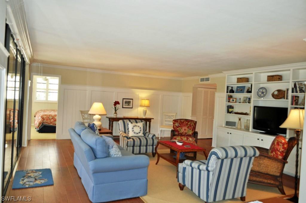 2400 Gulf Shore Blvd., Naples, FL 34103
