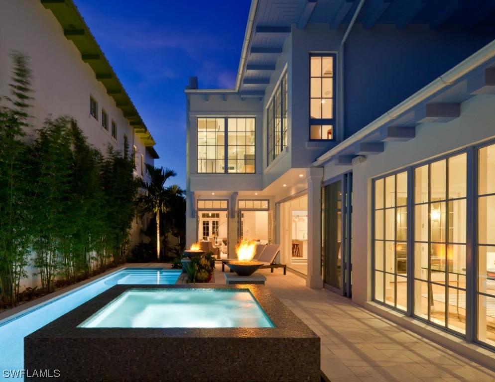 982 9th Ave., Naples, FL 34102