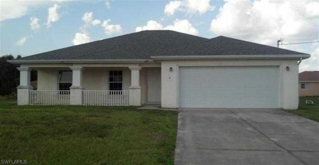 461 Rayford St., Lehigh Acres, FL 33974