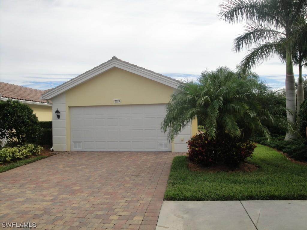 8250 Xenia Ln., Naples, FL 34114