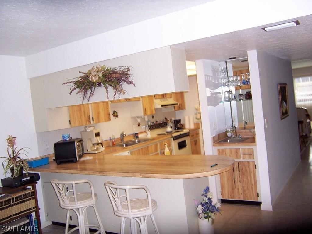 906 SE 46th St. #102, Cape Coral, FL 33904