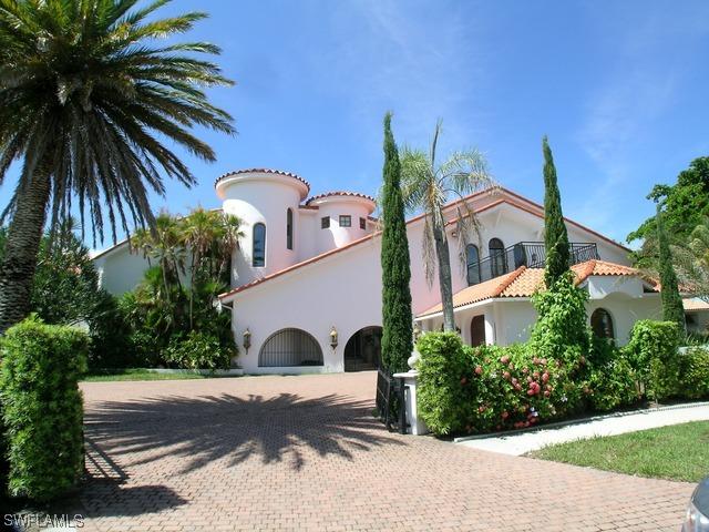 550 Alameda Ct., Marco Island, FL 34145