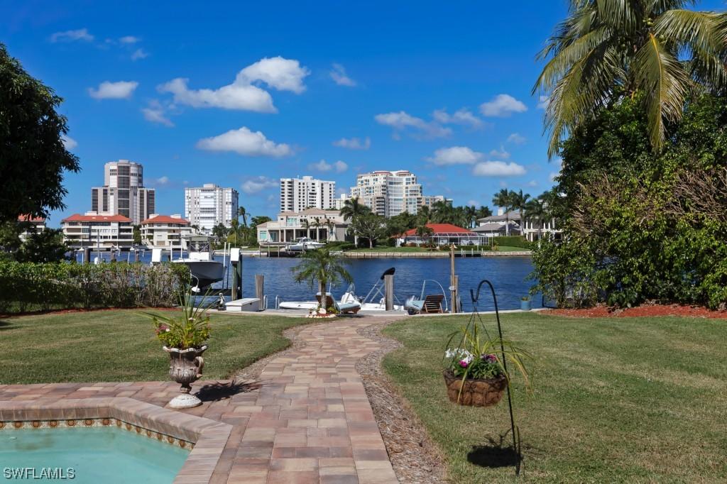 4201 Crayton Rd., Naples, FL 34103