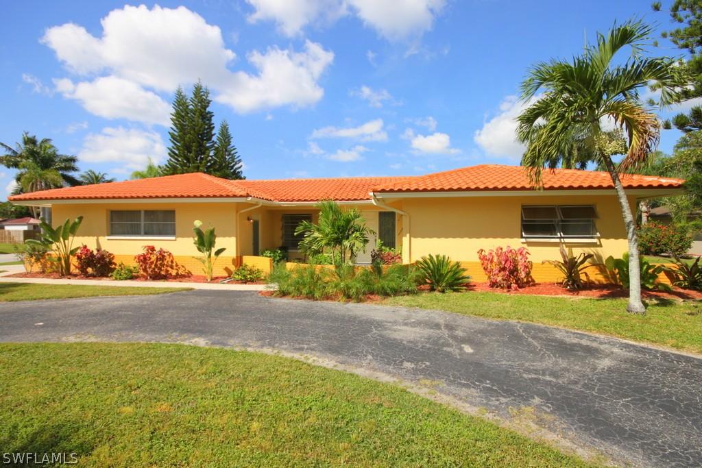 11990 Mcgregor Blvd., Fort Myers, FL 33919