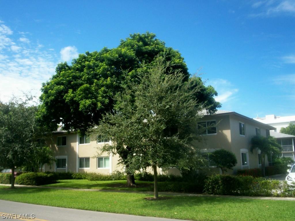 382 4th Ave., Naples, FL 34102