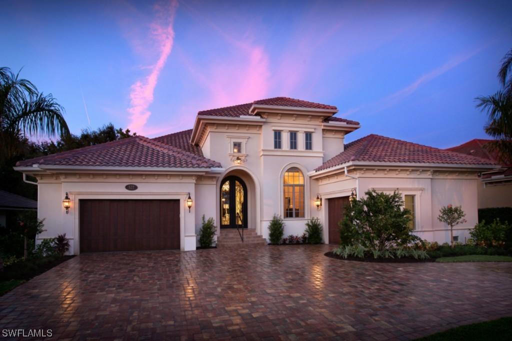 527 Parkwood Ln., Naples, FL 34103