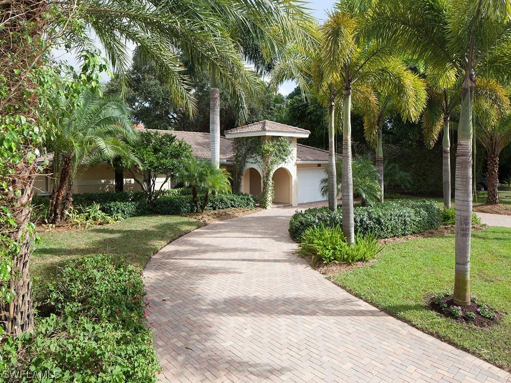 3940 Crayton Rd., Naples, FL 34103