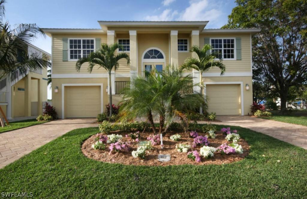 243 Driftwood Ln., Fort Myers Beach, FL 33931