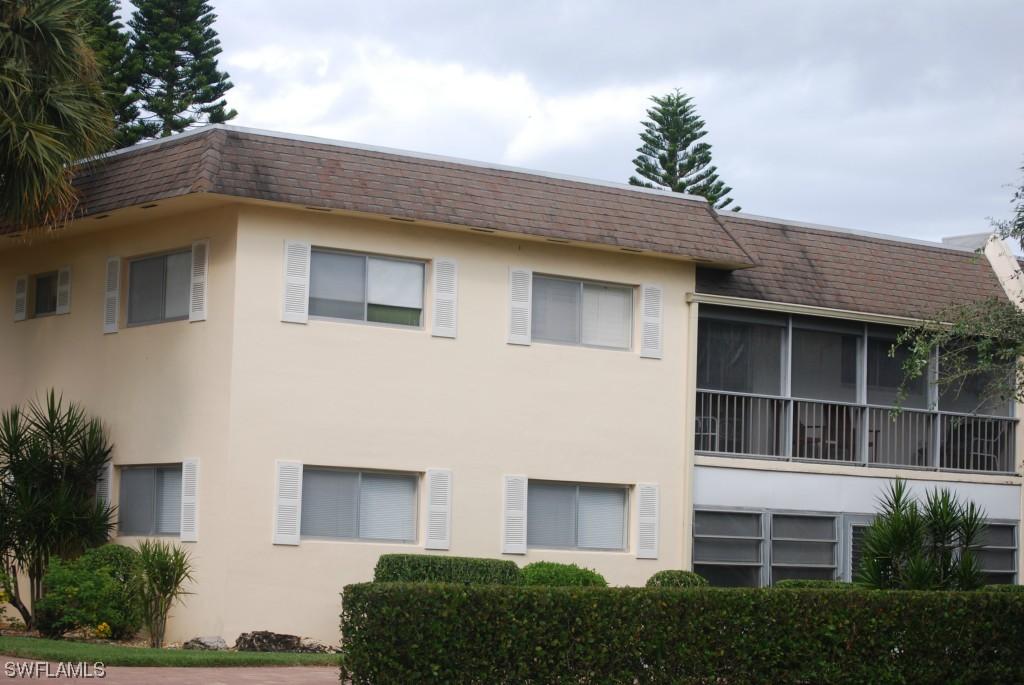 261 Banyan Blvd., Naples, FL 34102