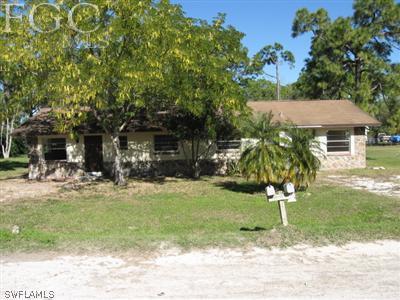 2045 Eloise Cir., North Fort Myers, FL 33917