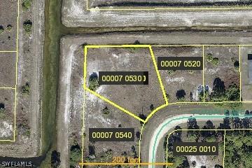 919 Foxdale Ave., Lehigh Acres, FL 33974