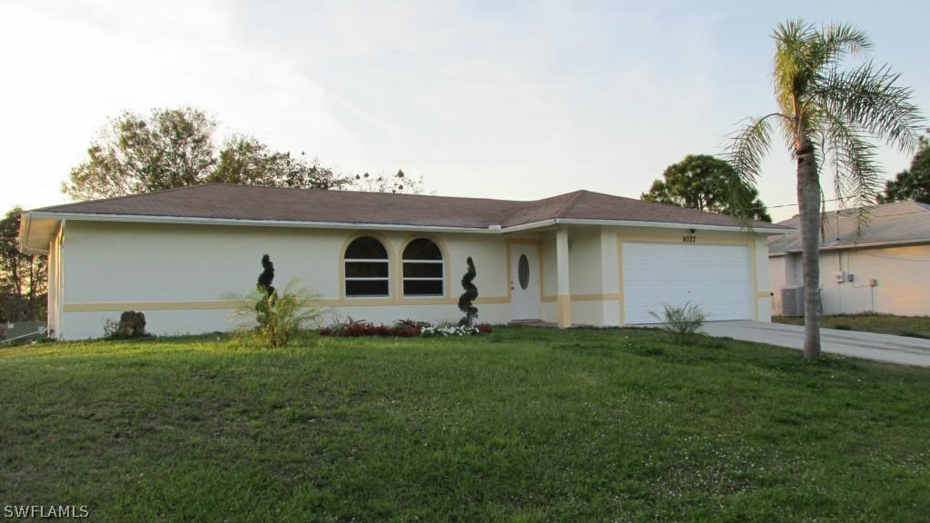 1027 Alvin Ave., Lehigh Acres, FL 33971