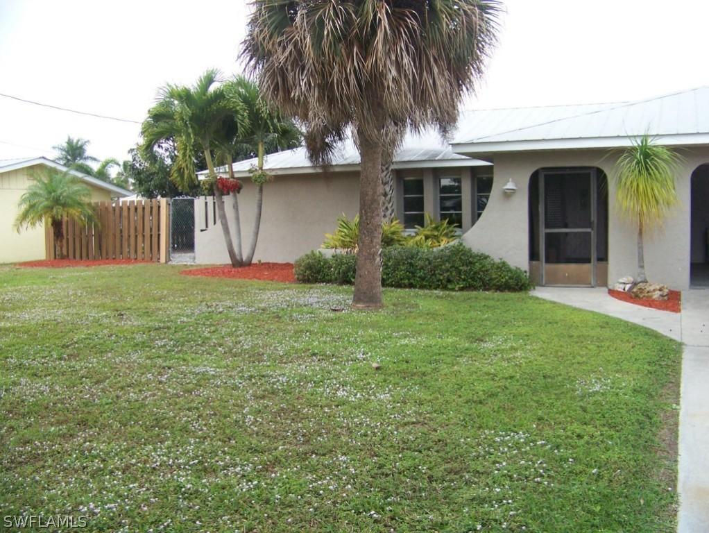 2525 Sanibel Blvd., St. James City, FL 33956