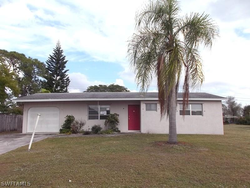 906 Laredo Ave., Lehigh Acres, FL 33936