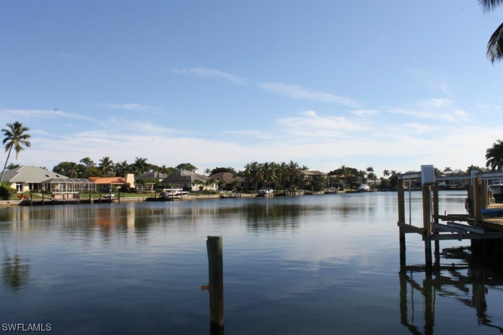 318 Neapolitan Way, Naples, FL 34103