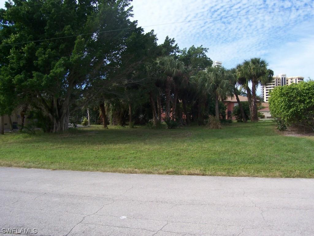 190 Beachcomber St., Marco Island, FL 34145