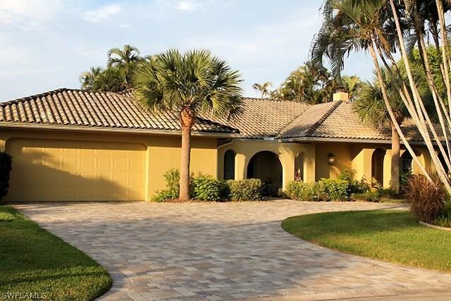 715 Willowhead Dr., Naples, FL 34103