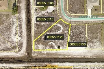 1134 Emory St., Lehigh Acres, FL 33974