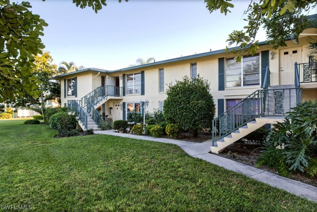 142 Penny Ln. #4, Naples, FL 34112