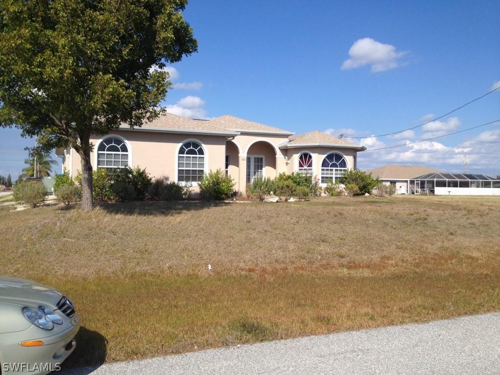 437 NW 14th Ter., Cape Coral, FL 33993