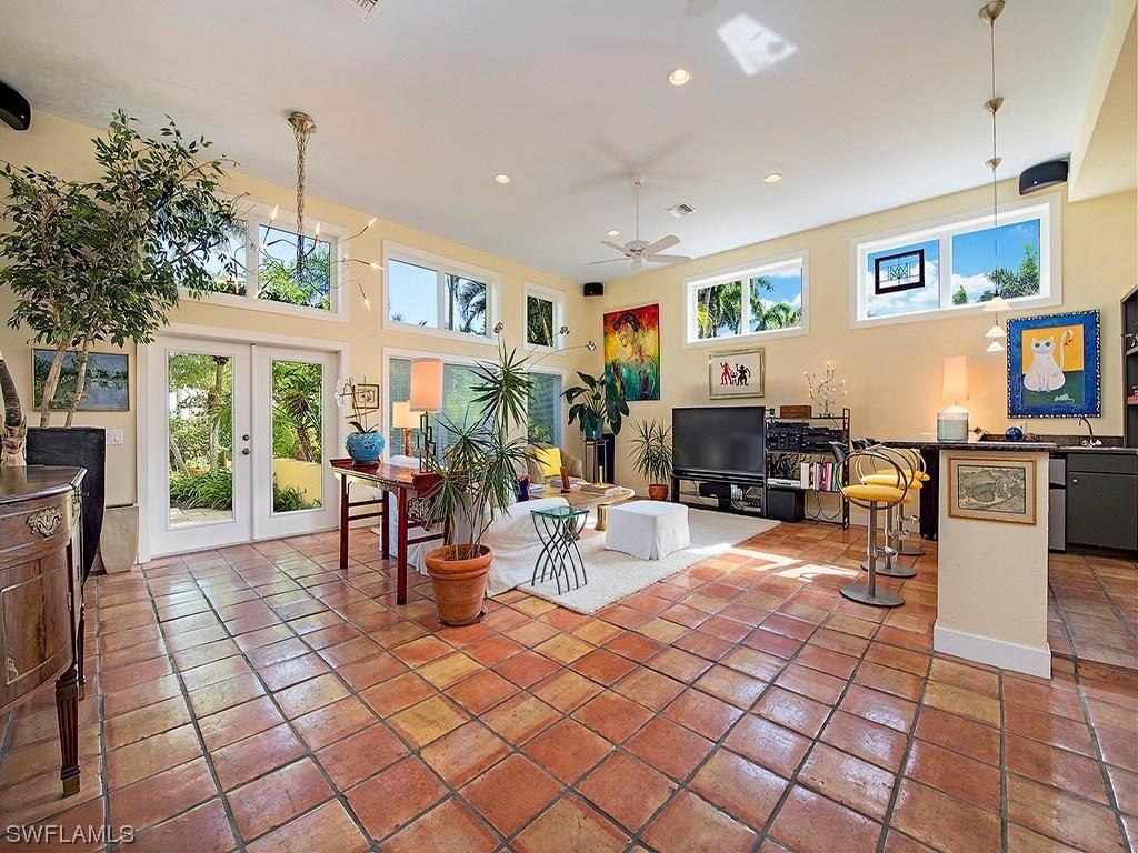 1526 4th St., Naples, FL 34102