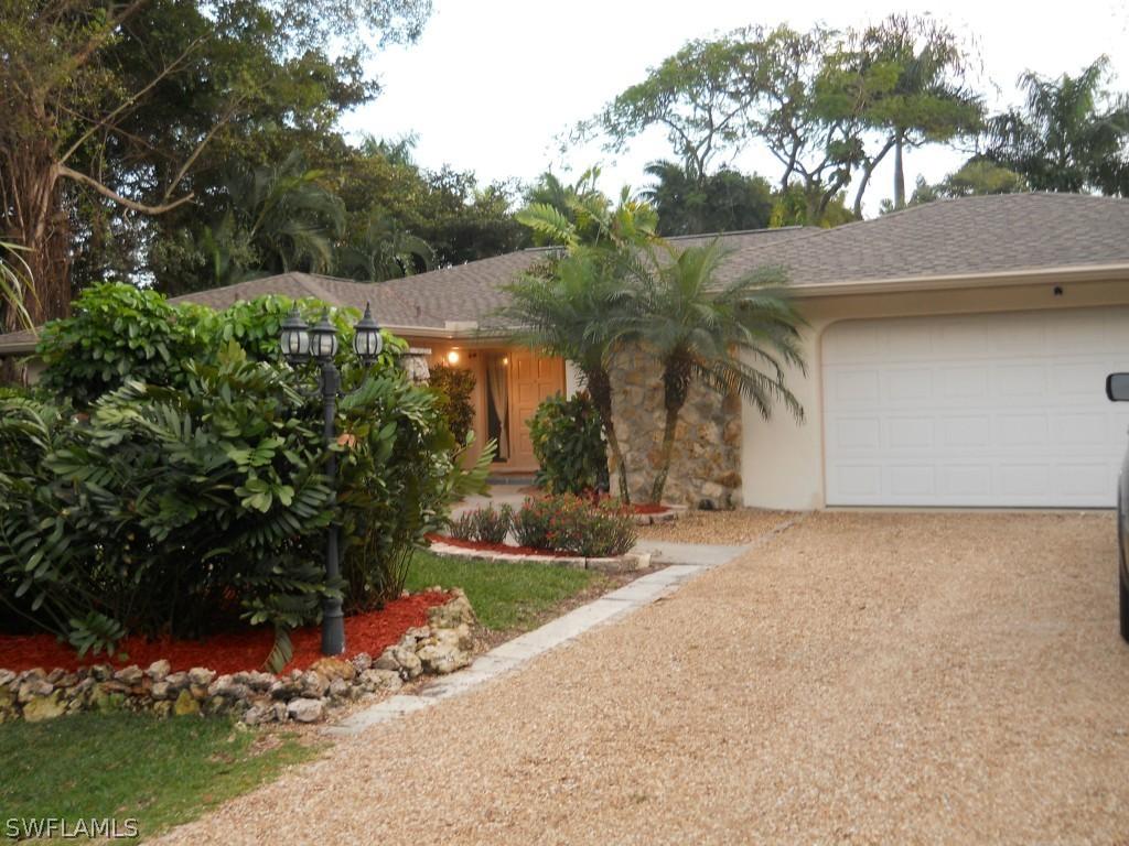 1350 Woodmere Ln., Fort Myers, FL 33919