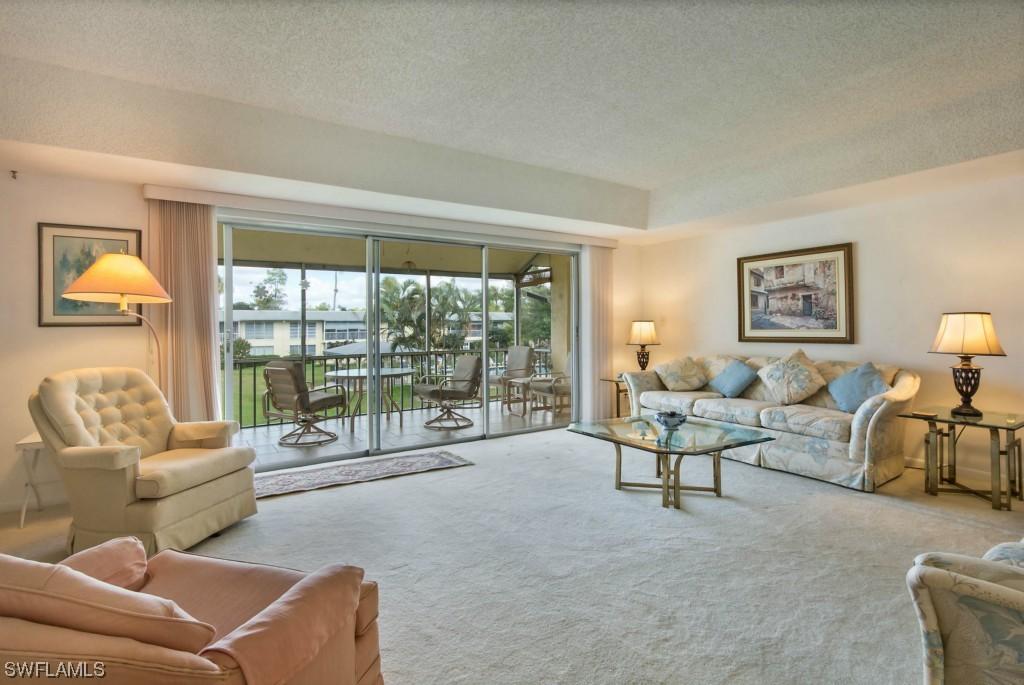 196 Peppermint Ln. #8, Naples, FL 34112