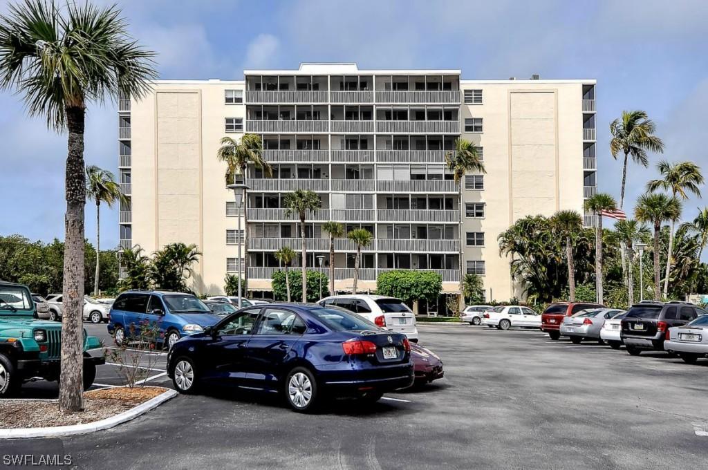 5 Bluebill Ave. #301, Naples, FL 34108