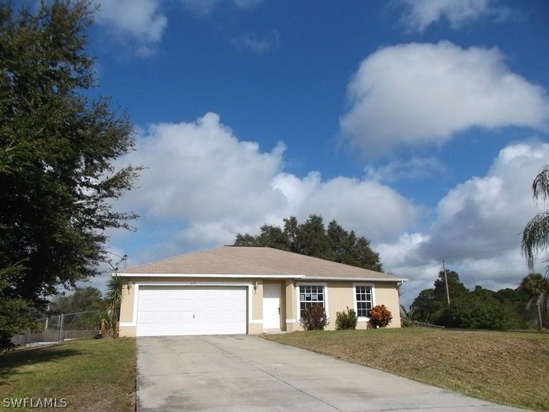 635 Tarapin Ave., Lehigh Acres, FL 33974