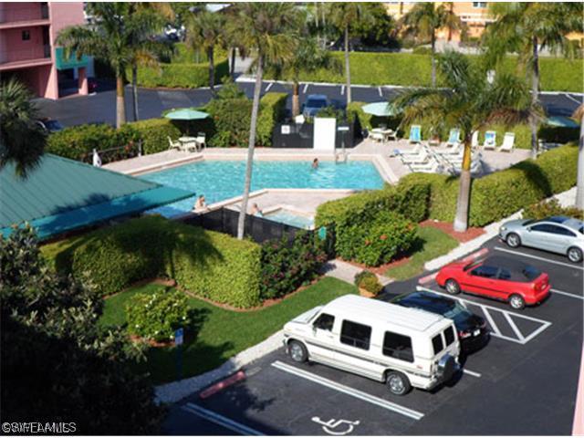 801 River Point Dr. #302A, Naples, FL 34102