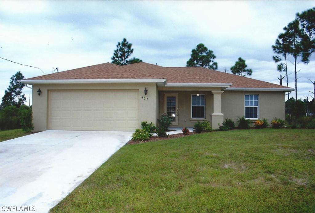 903 Lake Ave., Lehigh Acres, FL 33972