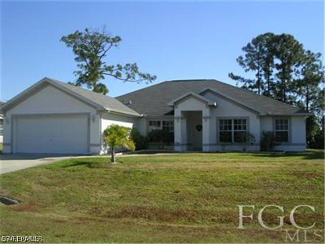 810 Alaska Ave., Lehigh Acres, FL 33971