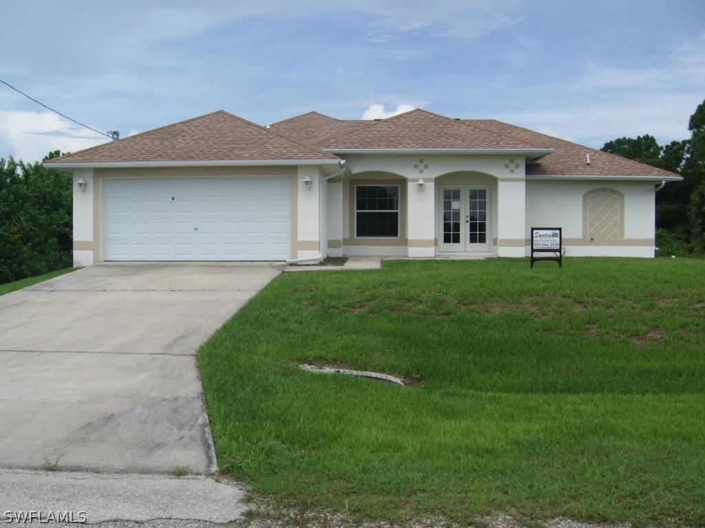 528 Bronx Ave., Lehigh Acres, FL 33974