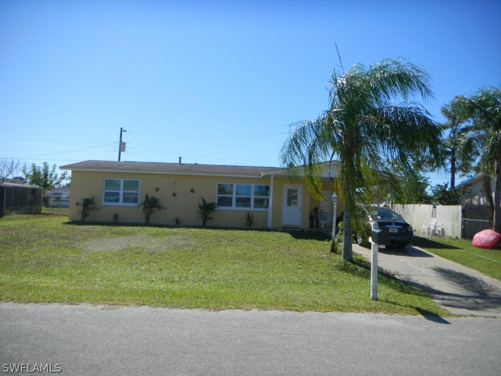804 Alcala Ave., Lehigh Acres, FL 33936