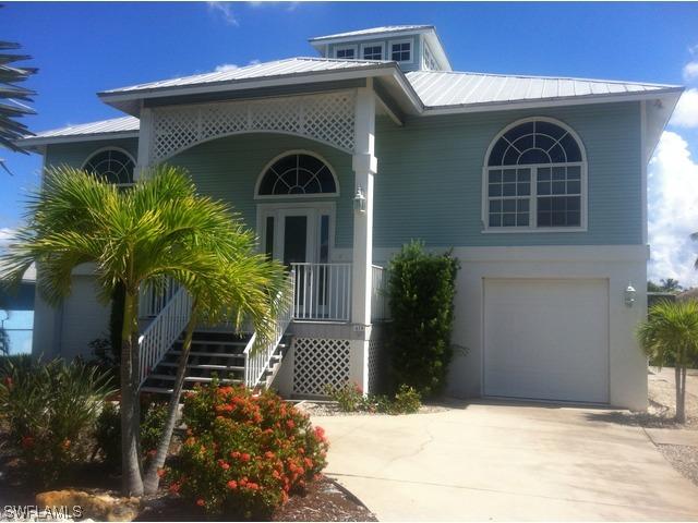 419 Panay Ave., Naples, FL 34113
